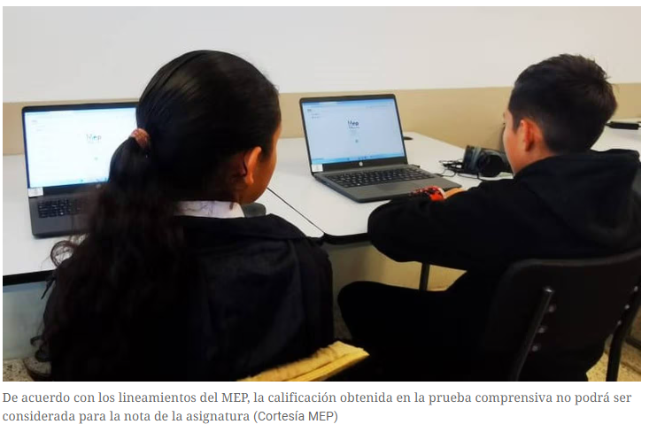 Niños en computadora